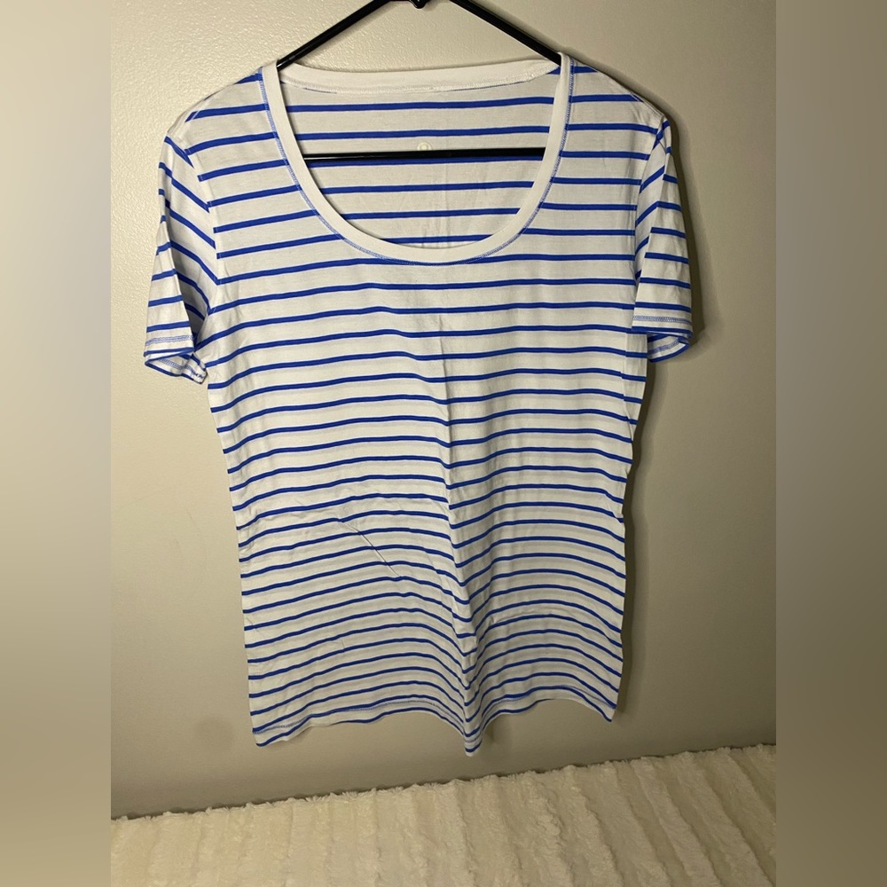 Lululemon top